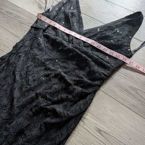 Lauren Ralph Lauren Evening Black Lace Surplice Formal Maxi Dress Size 10 - Picture 6 of 7